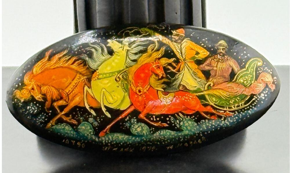 Vintage Hand Painted Russian Lacquer Troika Brooch